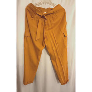 Chico’s Size 2.5 dark Mustar Cropped Cargo Pants With Fold Over Hem belted